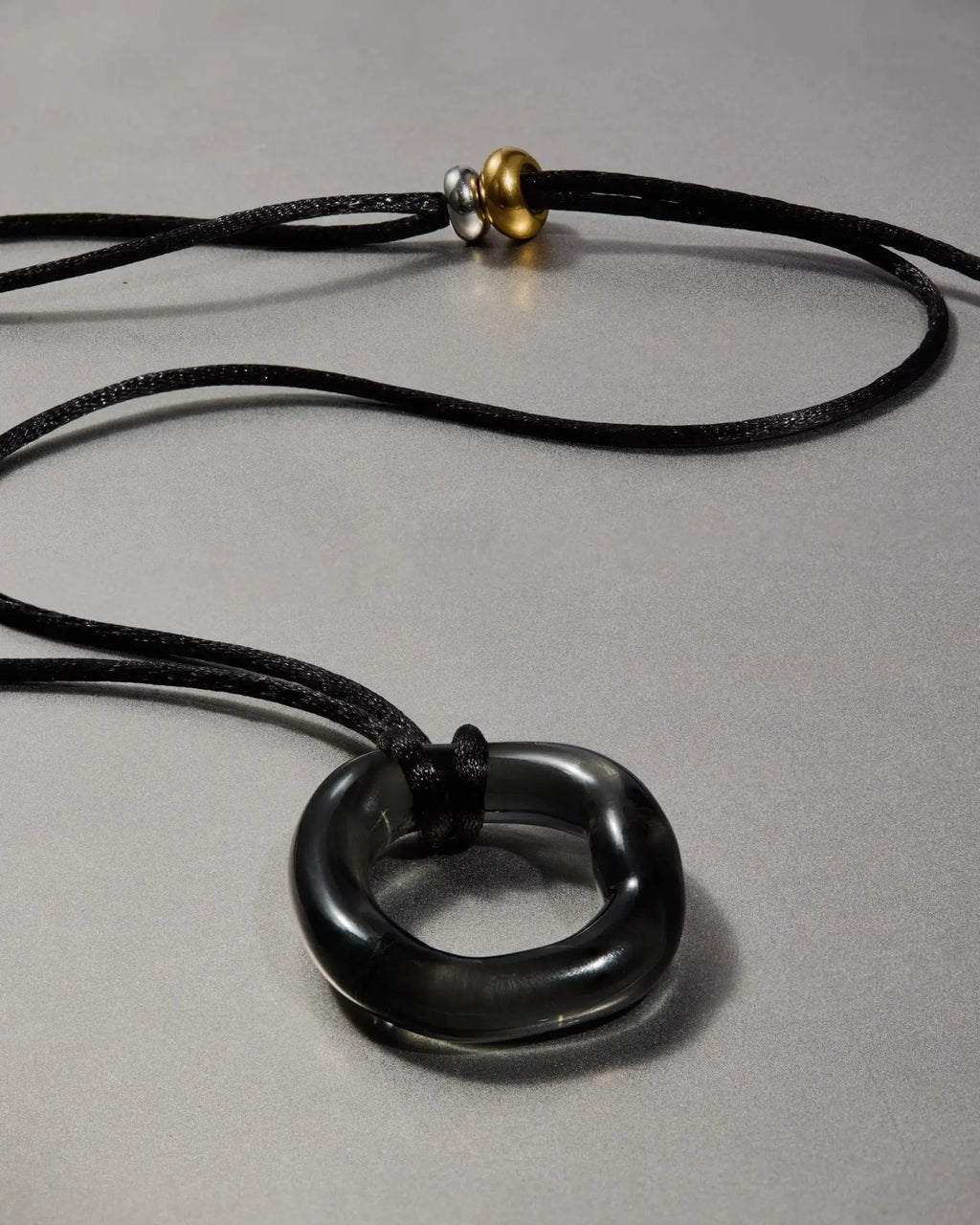 Solos pendant necklace - Beryeni