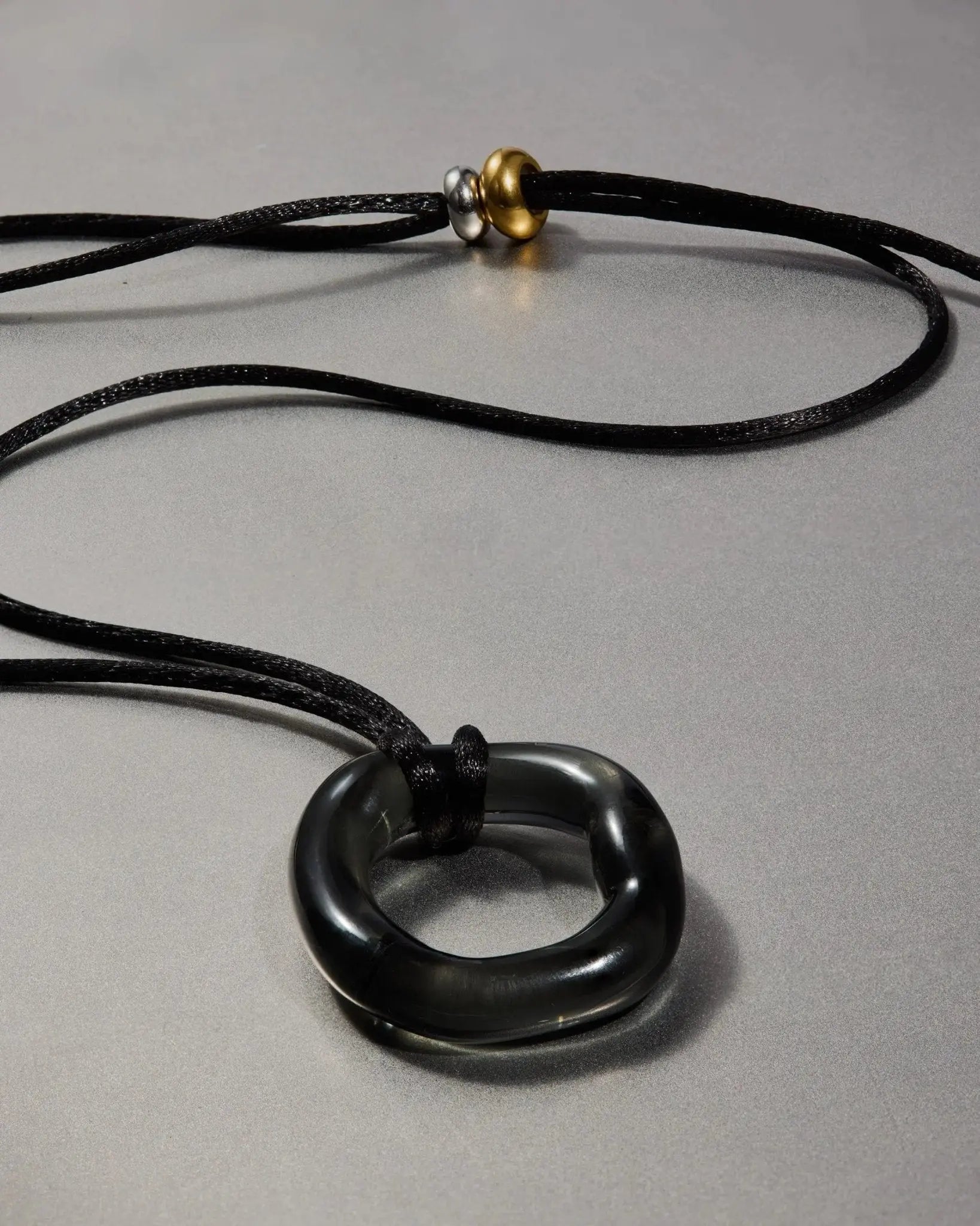 Solos pendant necklace - Beryeni