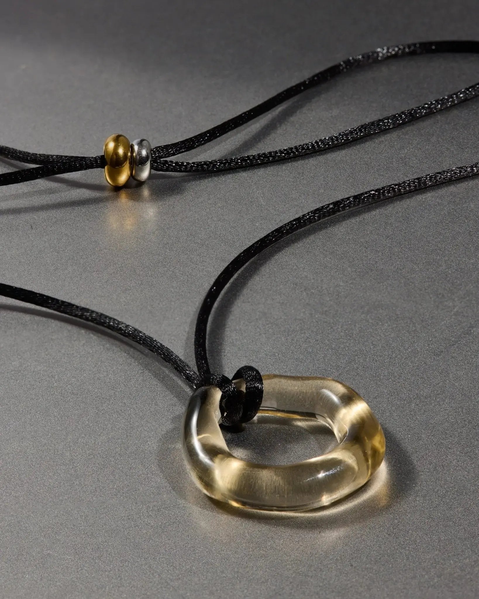 Solos pendant necklace - Beryeni